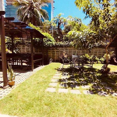 The Hub District Garden Suites Pasay Bagian luar foto