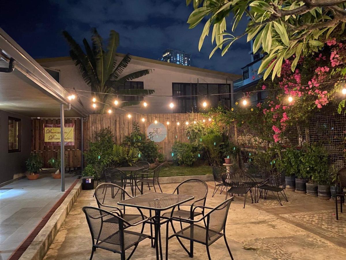 The Hub District Garden Suites Pasay Bagian luar foto