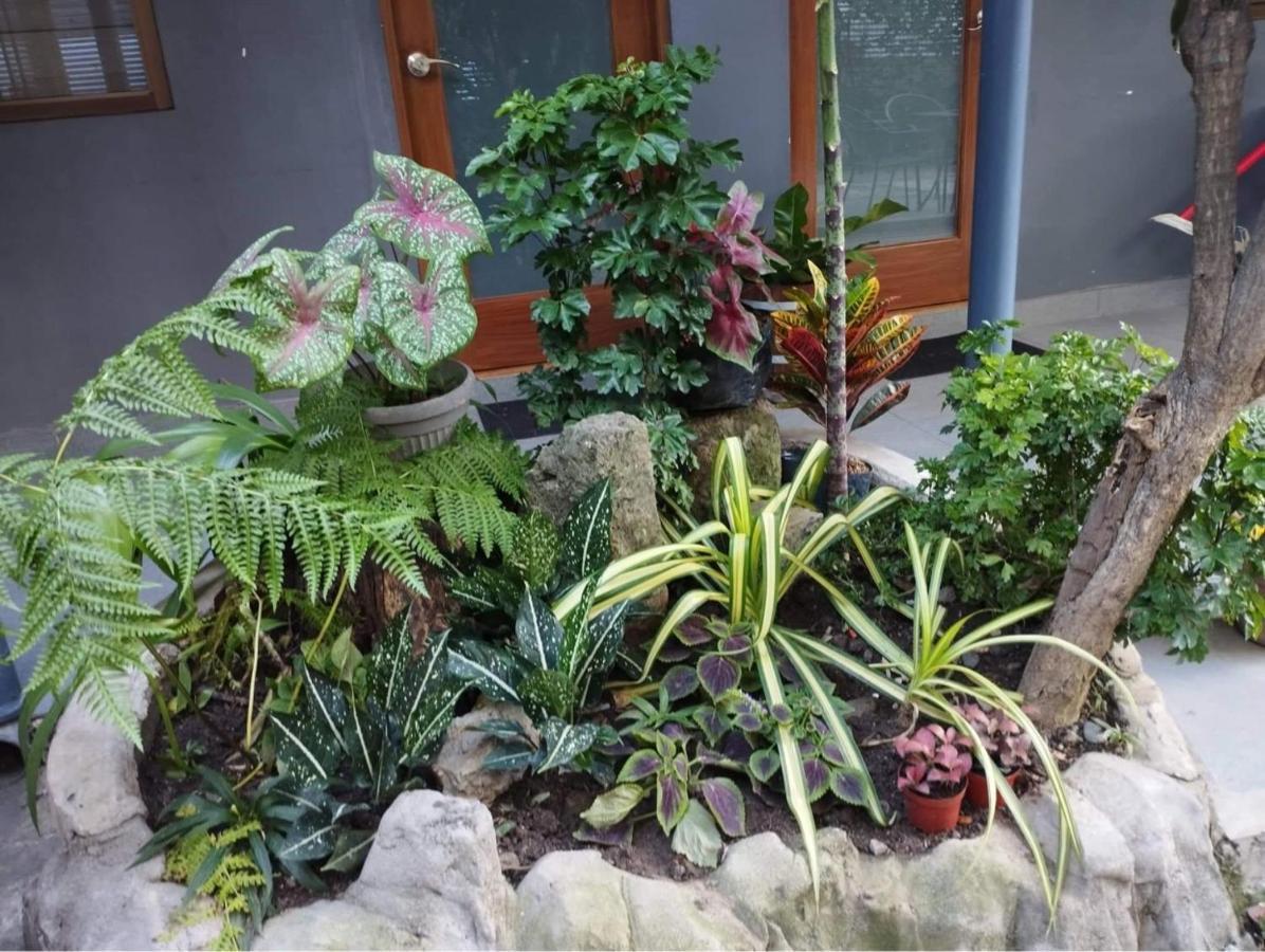 The Hub District Garden Suites Pasay Bagian luar foto