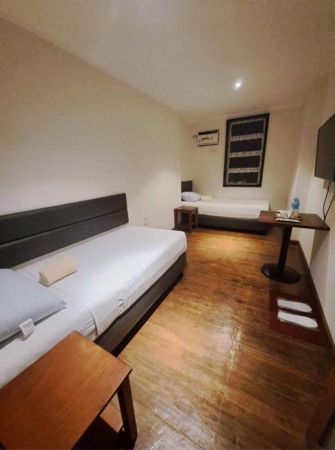 The Hub District Garden Suites Pasay Bagian luar foto