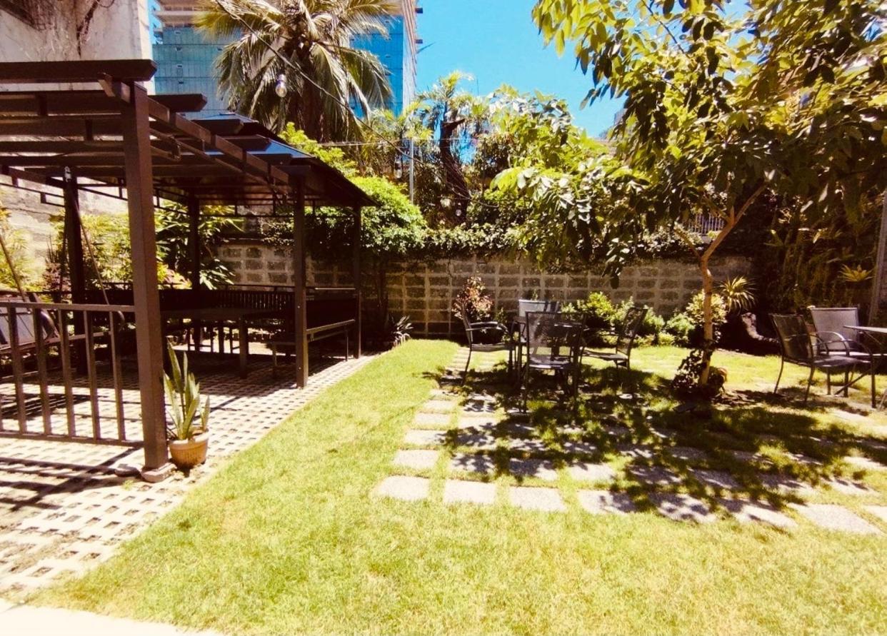 The Hub District Garden Suites Pasay Bagian luar foto