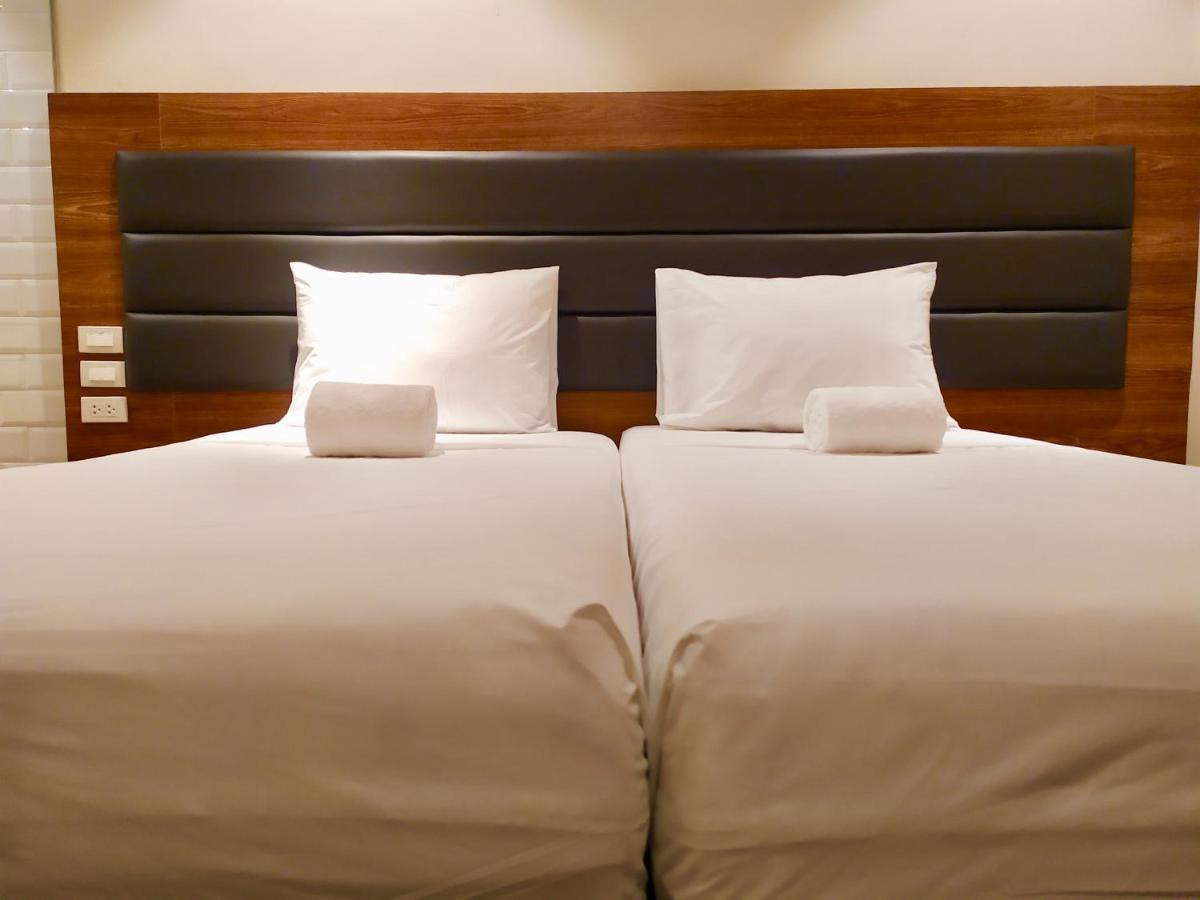 The Hub District Garden Suites Pasay Bagian luar foto