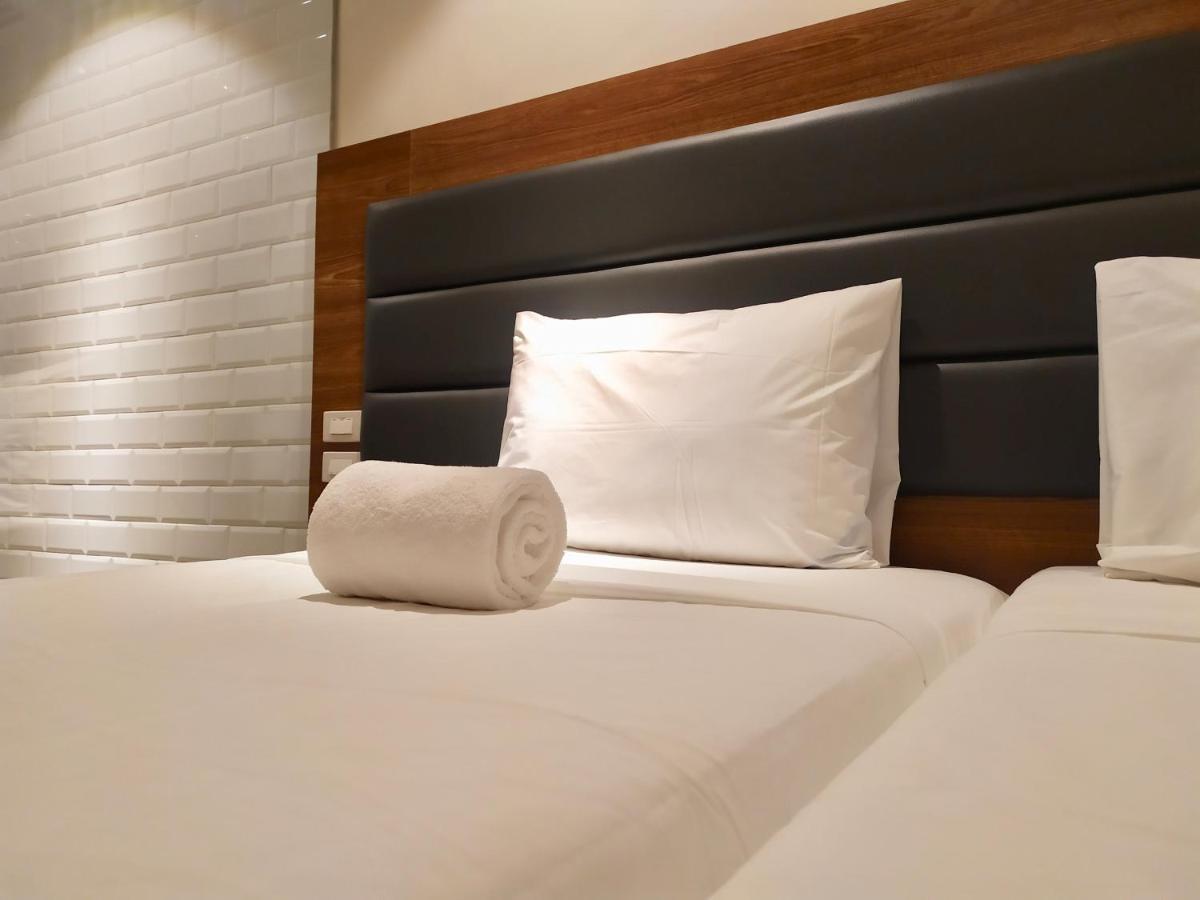 The Hub District Garden Suites Pasay Bagian luar foto